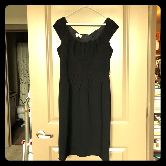 London Times Dresses & Skirts - Little (ish) scoop neck black dress